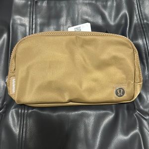 NWT Everywhere Lululemon Belt Bag 1L - Allspice